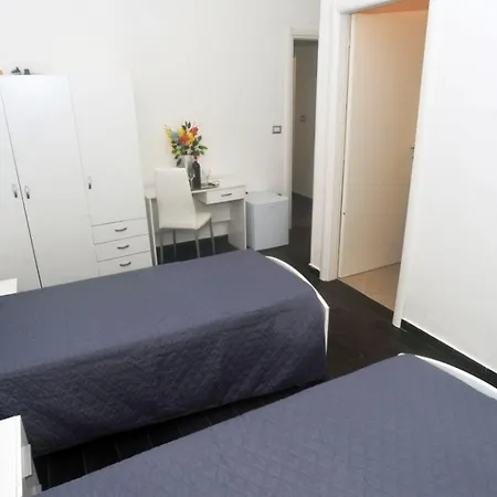 Lucia Hotel