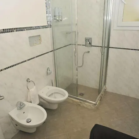 Hotel Lucia 3*